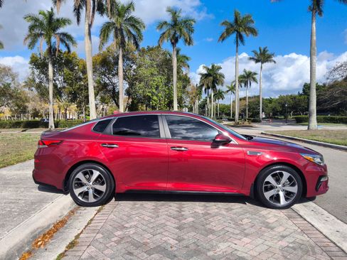Used 2020 Kia Optima S FWD image 16