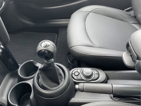 Used 2023 MINI Cooper 2-Door Hardtop image 28