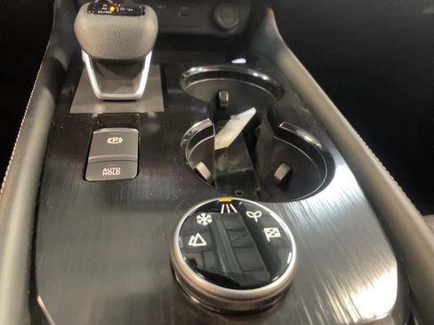 Used 2023 Nissan Rogue Platinum image 14