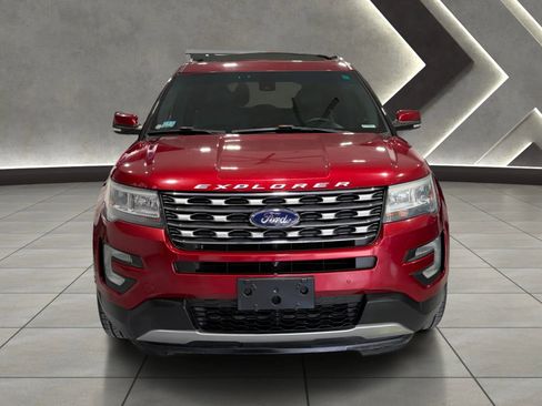 Used 2017 Ford Explorer Limited w/ Equipment Group 301A AWD/4WD image 8