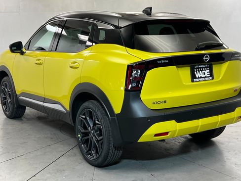 New 2026 Nissan Kicks SR FWD image 3