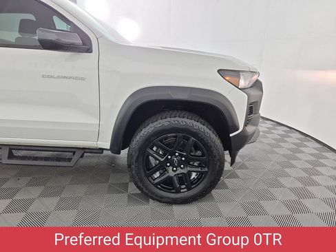 Certified 2025 Chevrolet Colorado Trail Boss AWD/4WD image 12