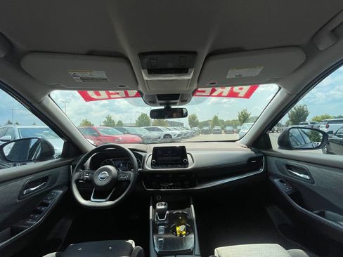 Used 2021 Nissan Rogue SV FWD image 26