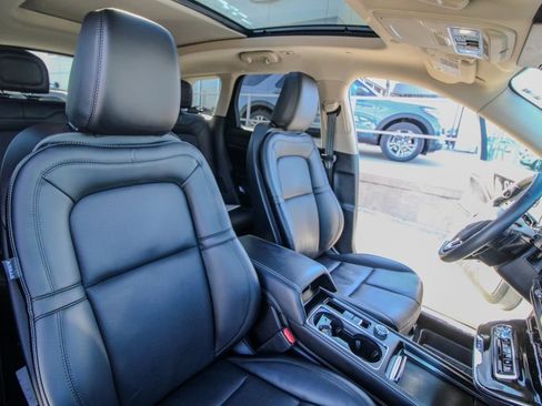 Used 2025 Lincoln Corsair Reserve w/ Equipment Group 202A image 19