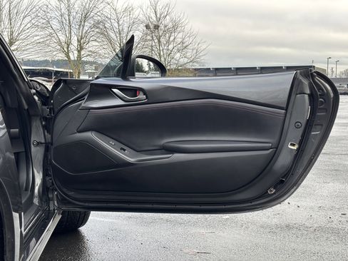 Used 2019 MAZDA MX-5 Miata RF Grand Touring image 14