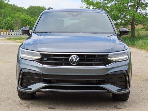 Used 2024 Volkswagen Tiguan SE R-Line AWD/4WD image 4