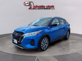 Used 2023 Nissan Kicks SV image 1