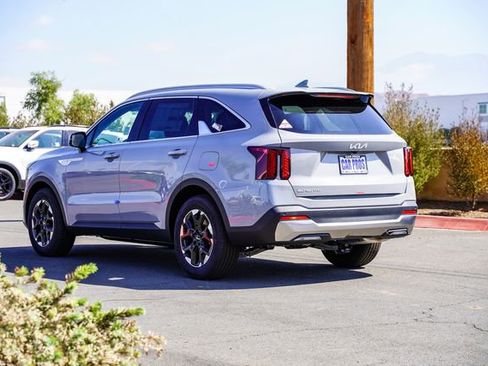 New 2026 Kia Sorento S image 5