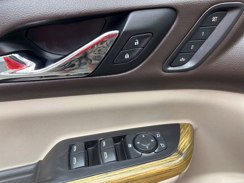 Used 2019 GMC Acadia Denali w/ Technology Package image 10