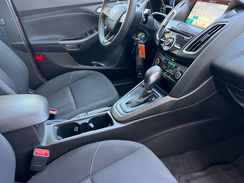 Used 2017 Ford Focus SEL FWD image 18