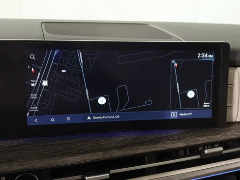 Used 2025 Hyundai Santa Fe Calligraphy FWD image 6