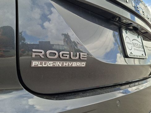 New 2026 Nissan Rogue Platinum AWD/4WD image 17