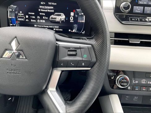 Used 2024 Mitsubishi Outlander SEL AWD/4WD image 18