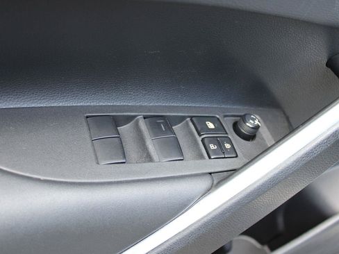 Used 2022 Toyota Corolla Cross XLE w/ Convenience Package FWD image 49