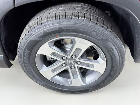 Used 2025 Honda Pilot EX-L image 31