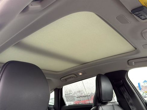 Used 2022 Volvo S90 B6 Inscription w/ Advanced Package image 18