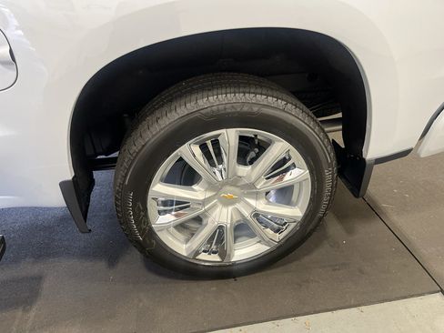 New 2026 Chevrolet Silverado 1500 High Country AWD/4WD image 28