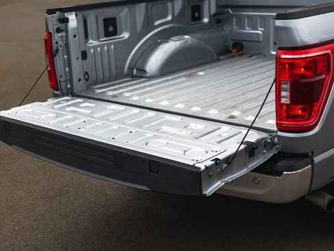 Used 2021 Ford F150 XLT image 11