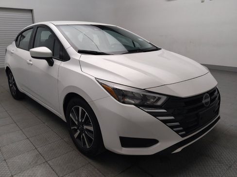 Used 2025 Nissan Versa SV FWD image 13
