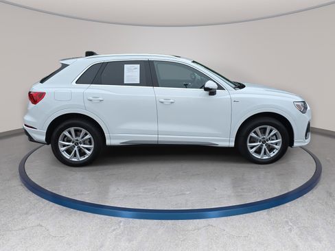Certified 2025 Audi Q3 2.0T Premium w/ Convenience Package AWD/4WD image 4