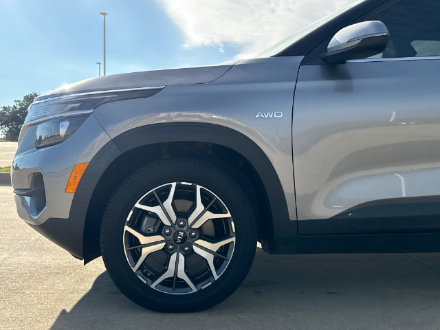 Used 2021 Kia Seltos EX AWD/4WD image 5
