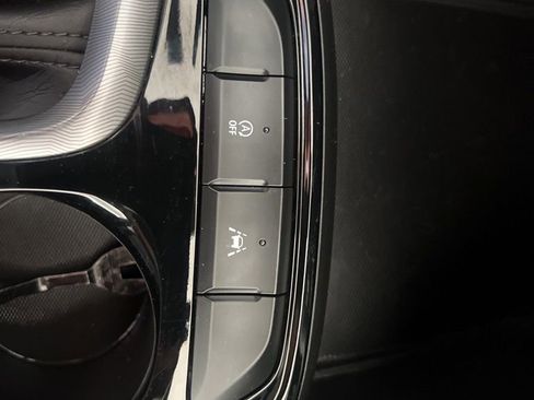 Used 2025 Buick Envista Sport Touring image 49