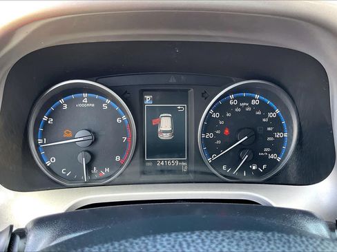 Used 2017 Toyota RAV4 LE FWD image 25