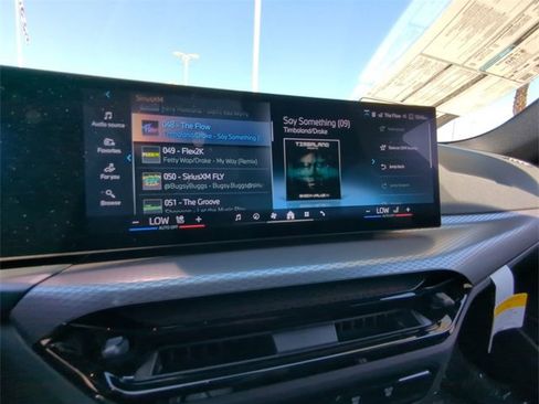 New 2025 BMW 330i Sedan w/ Convenience Package image 22