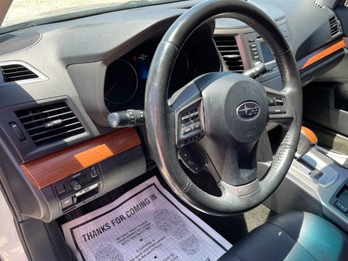 Used 2013 Subaru Outback 2.5i Limited AWD/4WD image 17