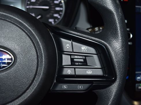 Used 2025 Subaru Crosstrek 2.0i Premium image 9