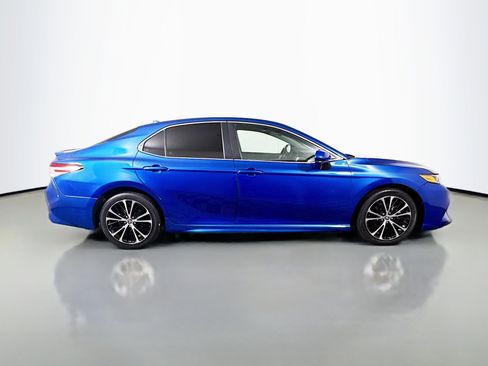 Used 2020 Toyota Camry SE FWD image 11
