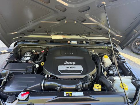 Used 2016 Jeep Wrangler Sport AWD/4WD image 14