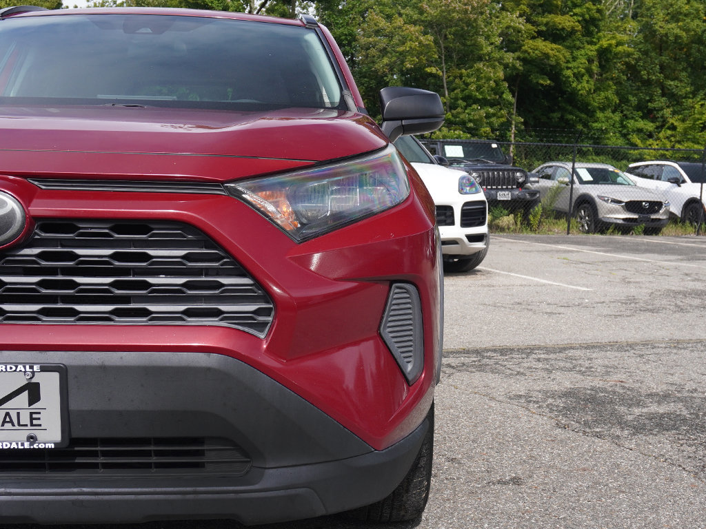 Used 2020 Toyota RAV4 LE FWD image 11