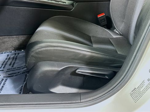Used 2025 Honda Civic Sport image 18