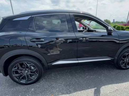 Used 2025 Nissan Kicks SR AWD/4WD image 8