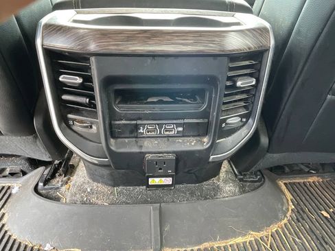 Used 2020 RAM 1500 Laramie AWD/4WD image 28
