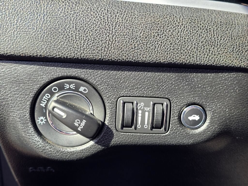 Used 2019 Chrysler 300 S RWD image 20