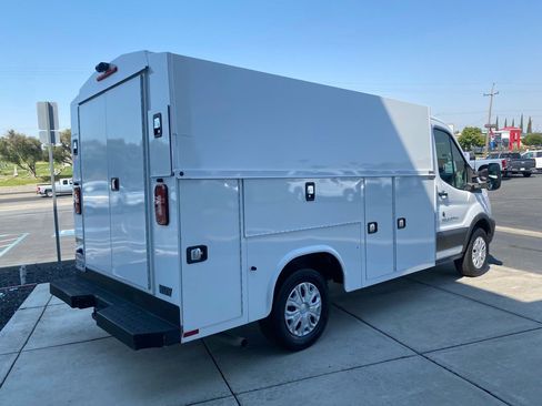 Used 2018 Ford Transit 350 138 w/ Exterior Upgrade Package image 8