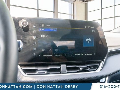 Used 2025 Chevrolet Equinox LT FWD image 7