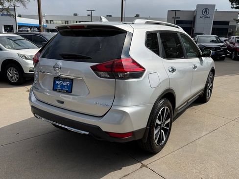 Used 2017 Nissan Rogue SL w/ SL Premium Package AWD/4WD image 4