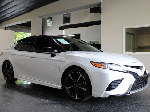 Used 2020 Toyota Camry XSE FWD image 2