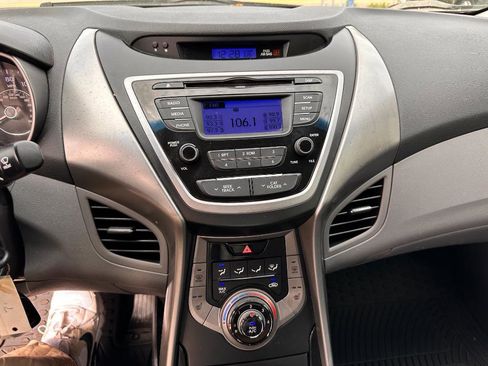 Used 2013 Hyundai Elantra GLS w/ Preferred Pkg image 12