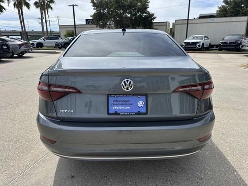 Used 2020 Volkswagen Jetta SE w/ SE Cold Weather Package FWD image 6