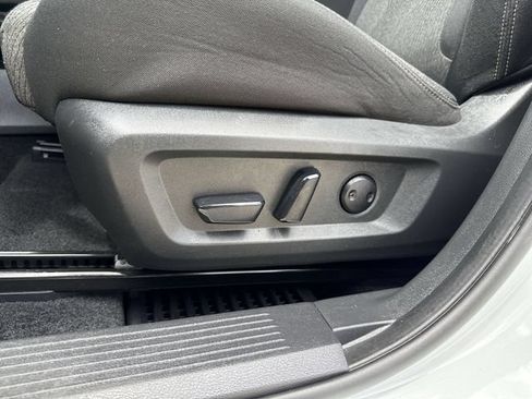 Used 2024 Nissan Rogue SV FWD image 19