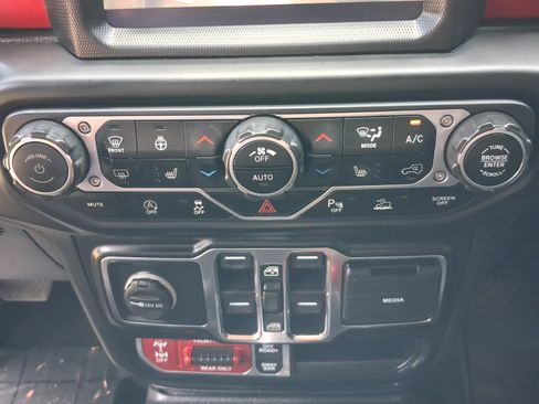 Used 2021 Jeep Wrangler Unlimited Rubicon AWD/4WD image 18