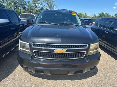 Used 2012 Chevrolet Suburban LT AWD/4WD image 4