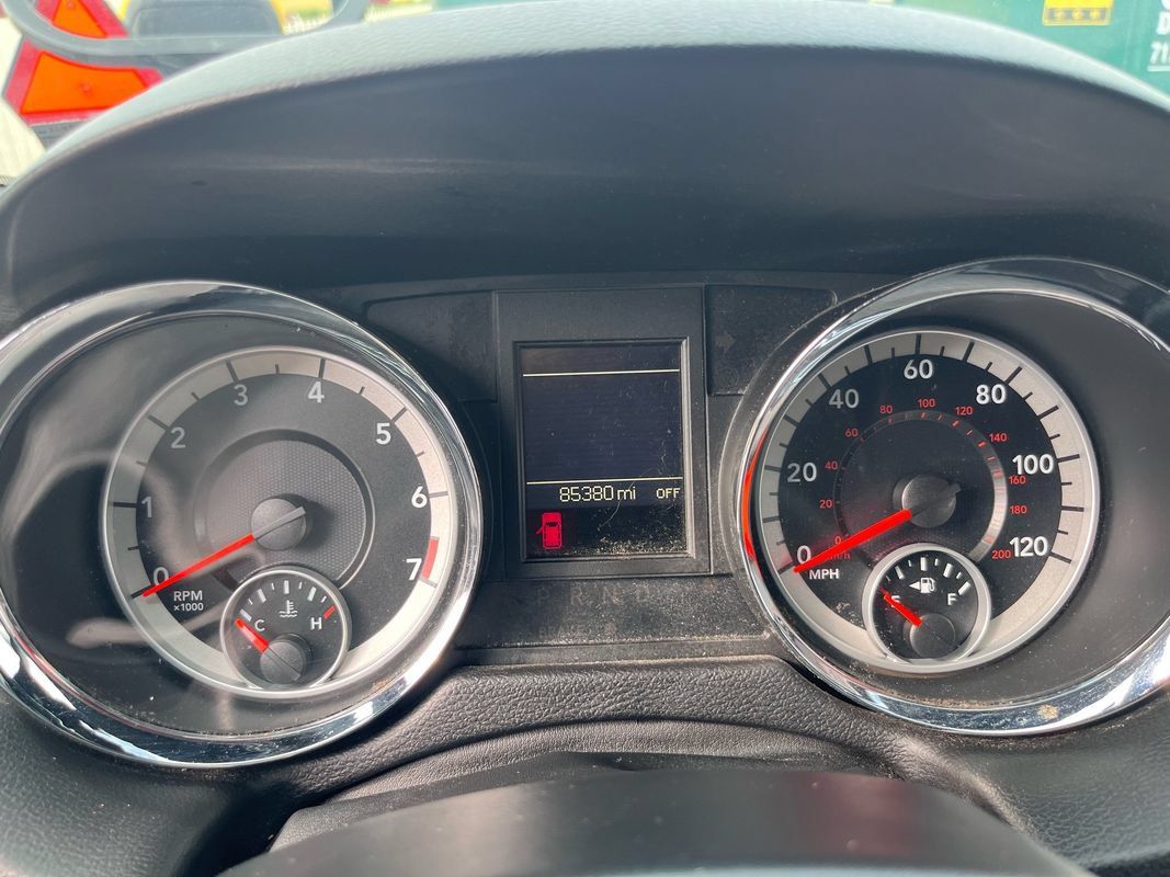 Used 2014 Dodge Grand Caravan R/T w/ Driver Convenience Group FWD image 17