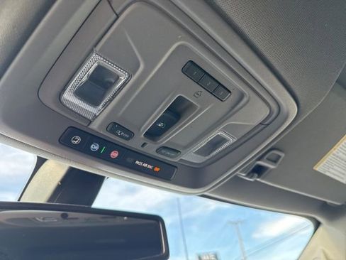 Used 2022 GMC Sierra 1500 SLT w/ SLT Premium Package image 25