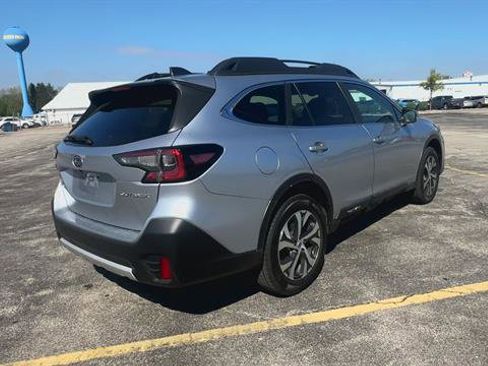 Used 2022 Subaru Outback Limited image 8