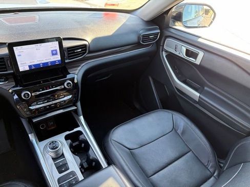 Used 2023 Ford Explorer Limited w/ Equipment Group 301A image 15
